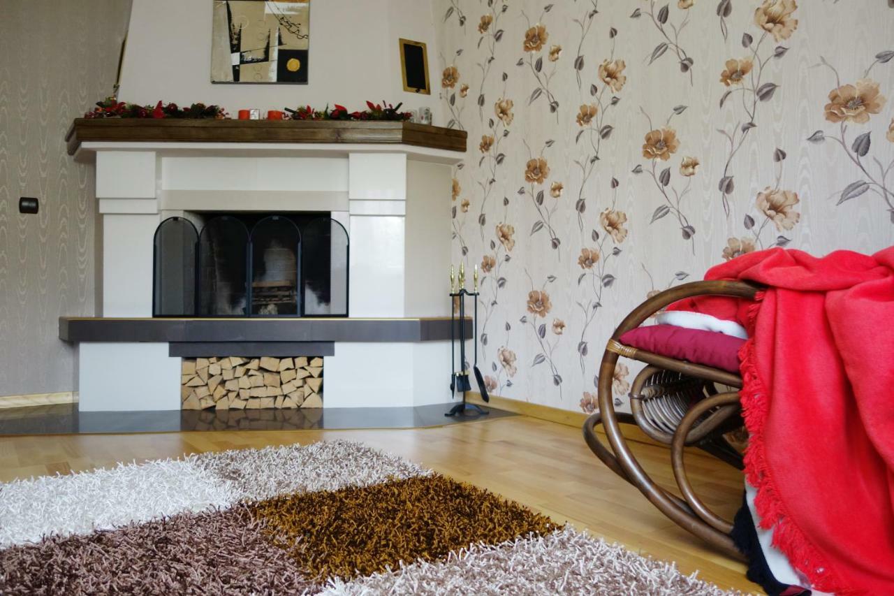 Сучасний Котедж У Центрі Сваляви Svalyava Ngoại thất bức ảnh