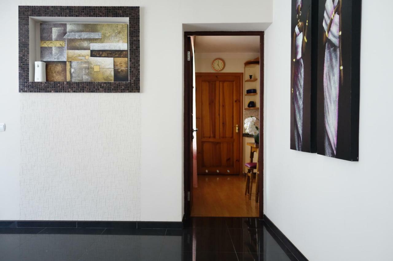 Сучасний Котедж У Центрі Сваляви Svalyava Ngoại thất bức ảnh